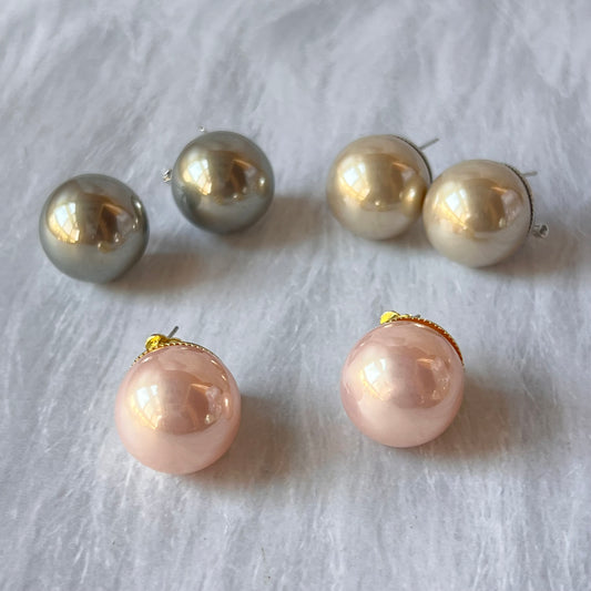 Pearl Studs - 20mm