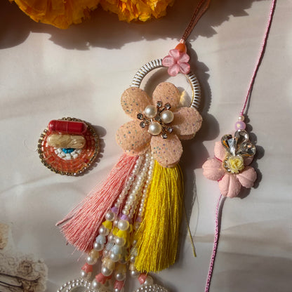 Sang rakhna Rakhi Set
