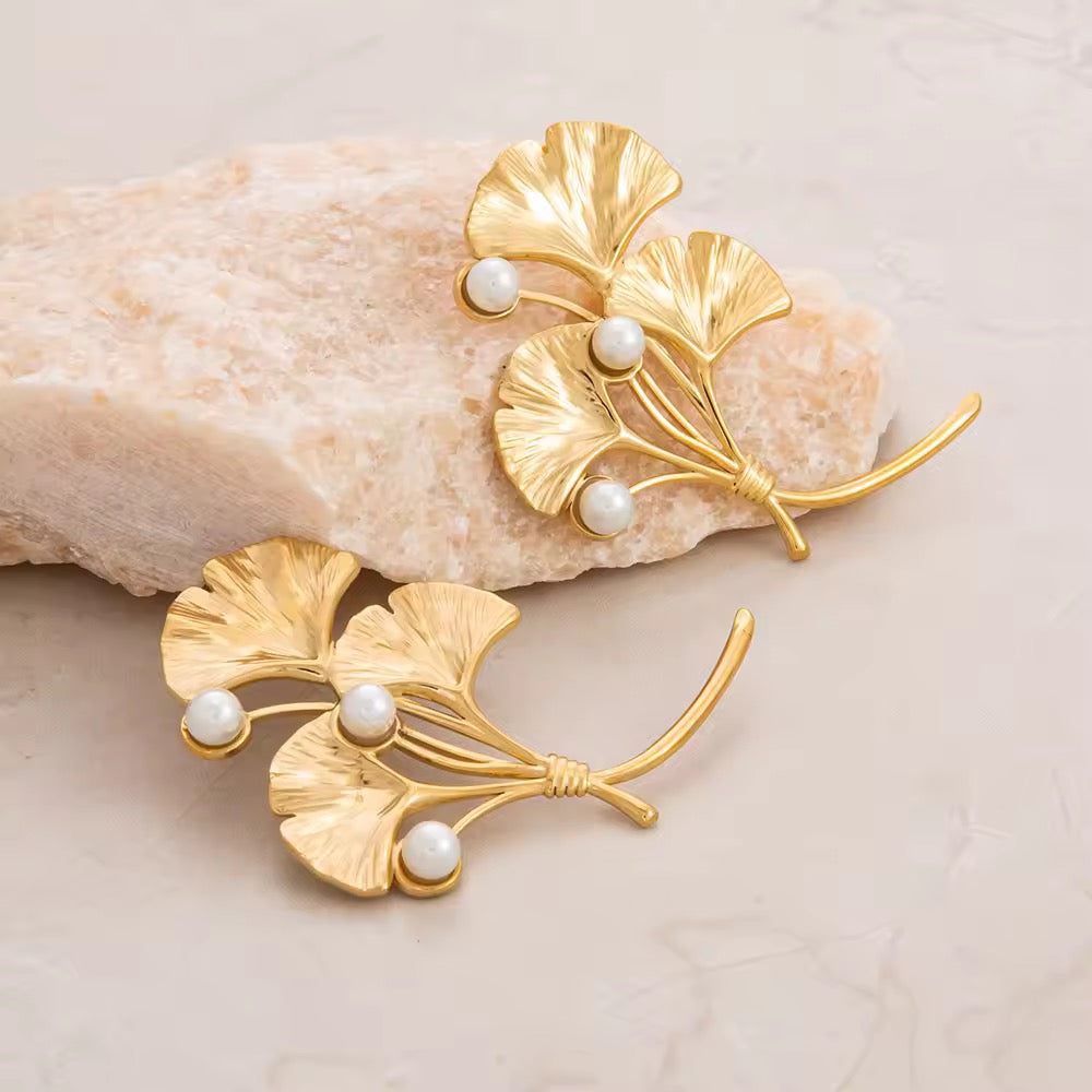 Leaf Pearl Brooch