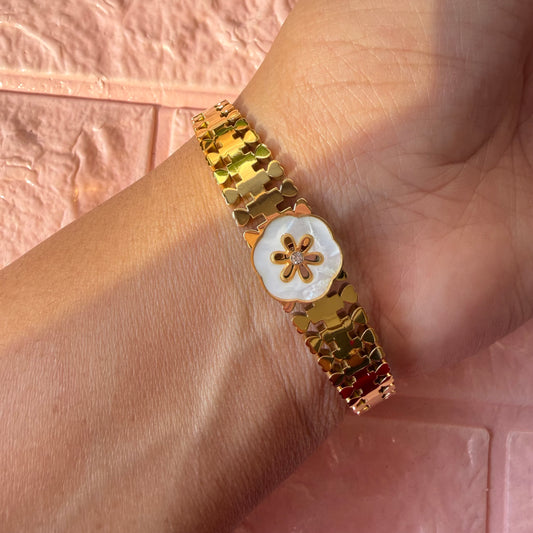 White Bloom Bracelet