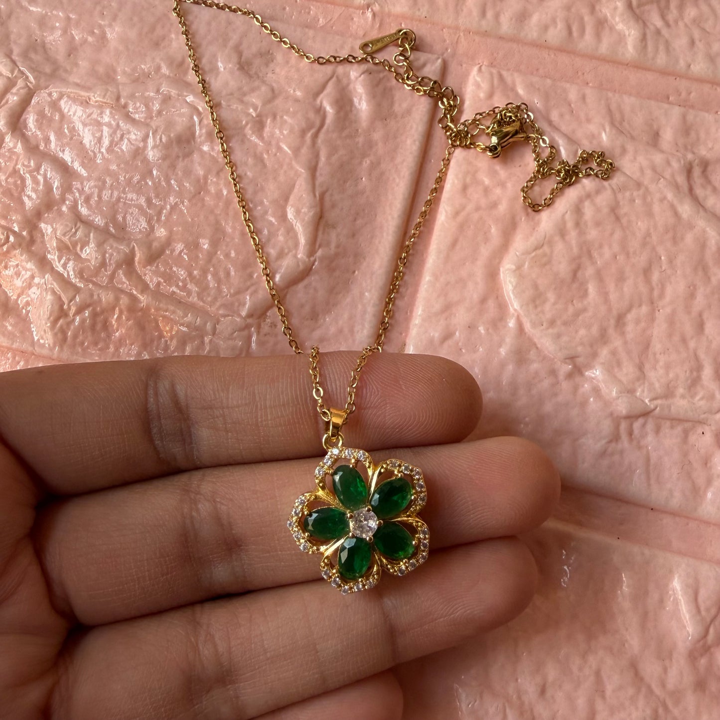 Emer Flower Necklace