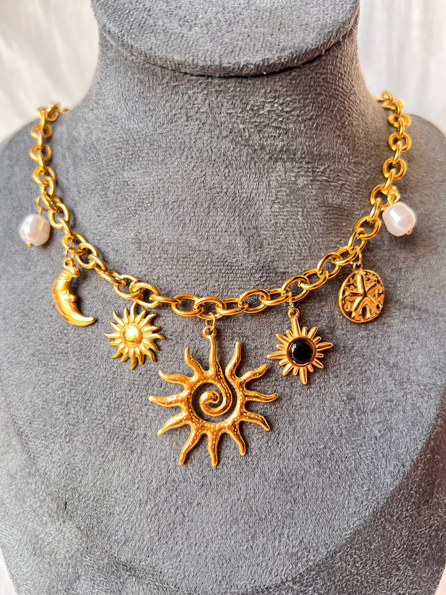 Lea Charm Necklace