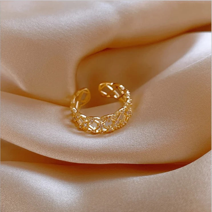 Diamond Wavy Ring