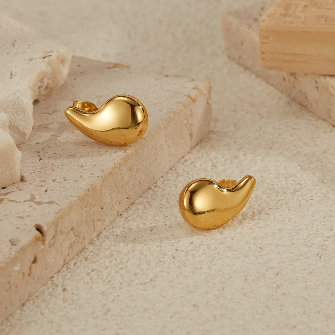 Teressa Studs