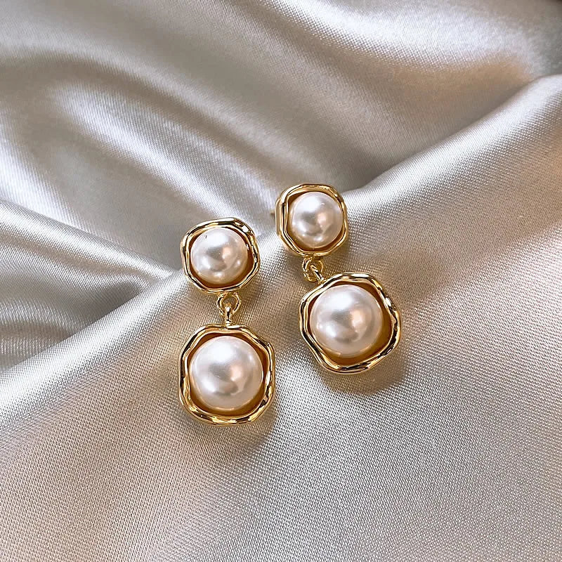 Shrad Pearl Earrings