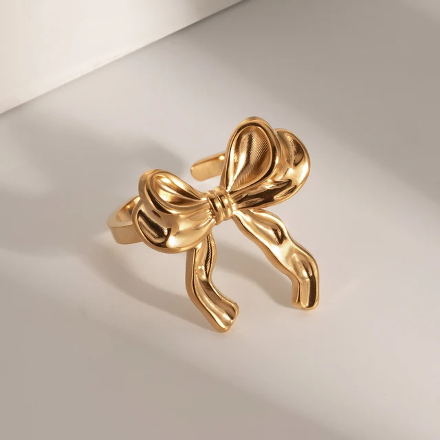 Lady Bow Ring