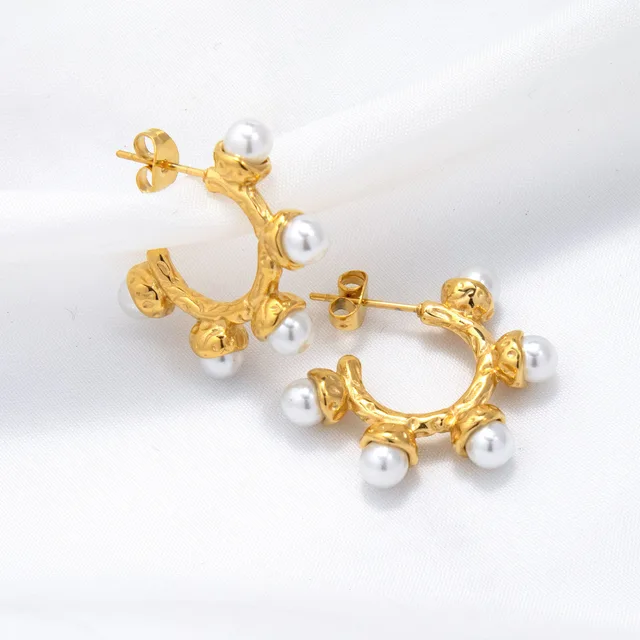 Hanna pearl hoops